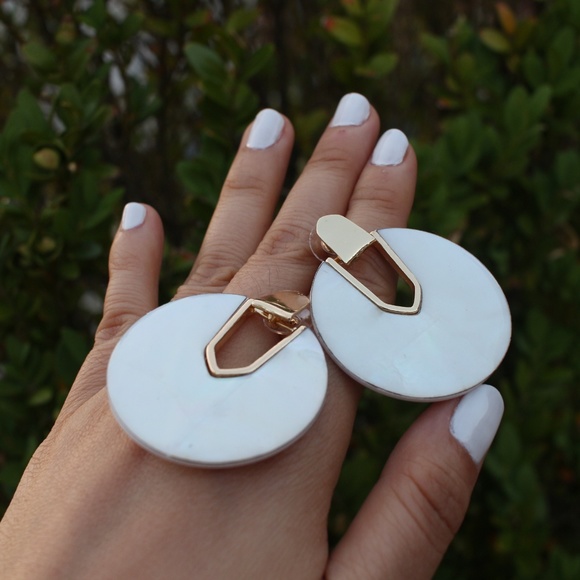 WowNYC Jewelry - BOGO🎄NEW Handmade Earrings Creamy Mother Of Pearl